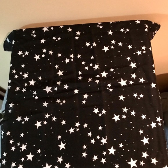 ⭐️Star⭐️Print⭐️Bandanna ⭐️ - Picture 2 of 6